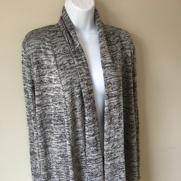 ⚡️Sale ⚡️NWOT. Dark Gray & White Cardigan - Picture 2 of 6